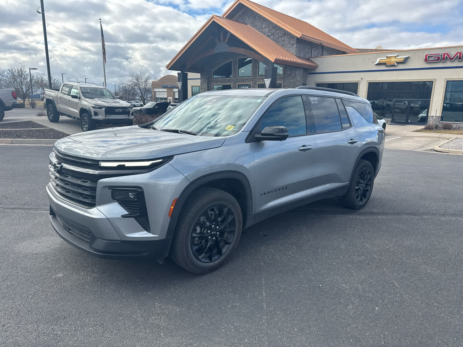 2025 Chevrolet Traverse LT