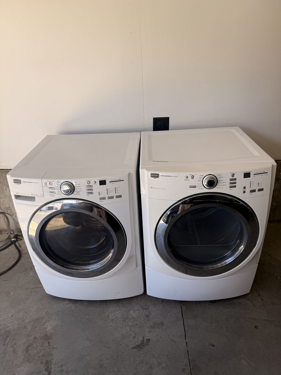 Maytag 9000 Series Front Load Washer and Dryer Set White