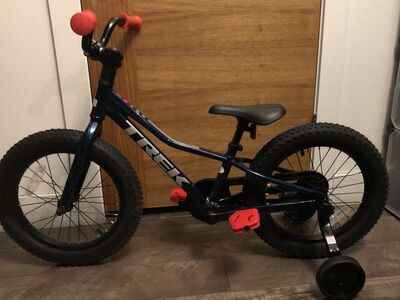 Trek Precaliber 16 inch Bike Kids Boys Girls Training Wheels