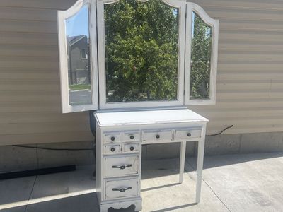 White Distressed Vanity Desk with Tri-Fold Mirror and Drawers - Shabby Chic Style