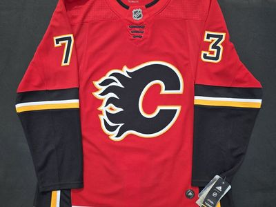 Calgary Flames Tyler Toffoli #73 2017-2021 Adidas Climalite Size 52 NWT