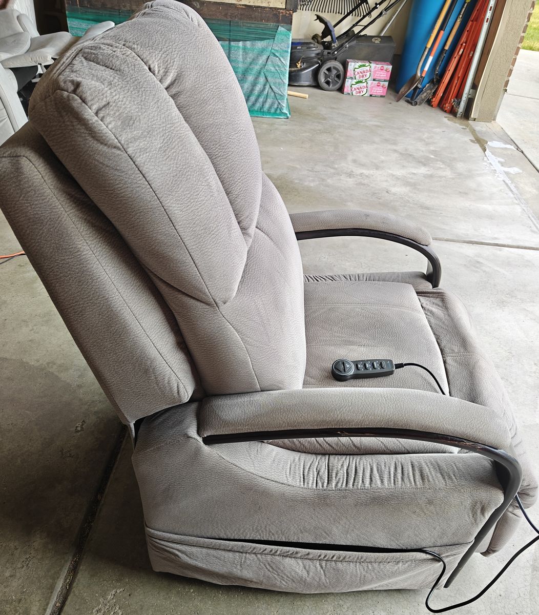 Chandler Power Lift Chair - Grey/Walnut