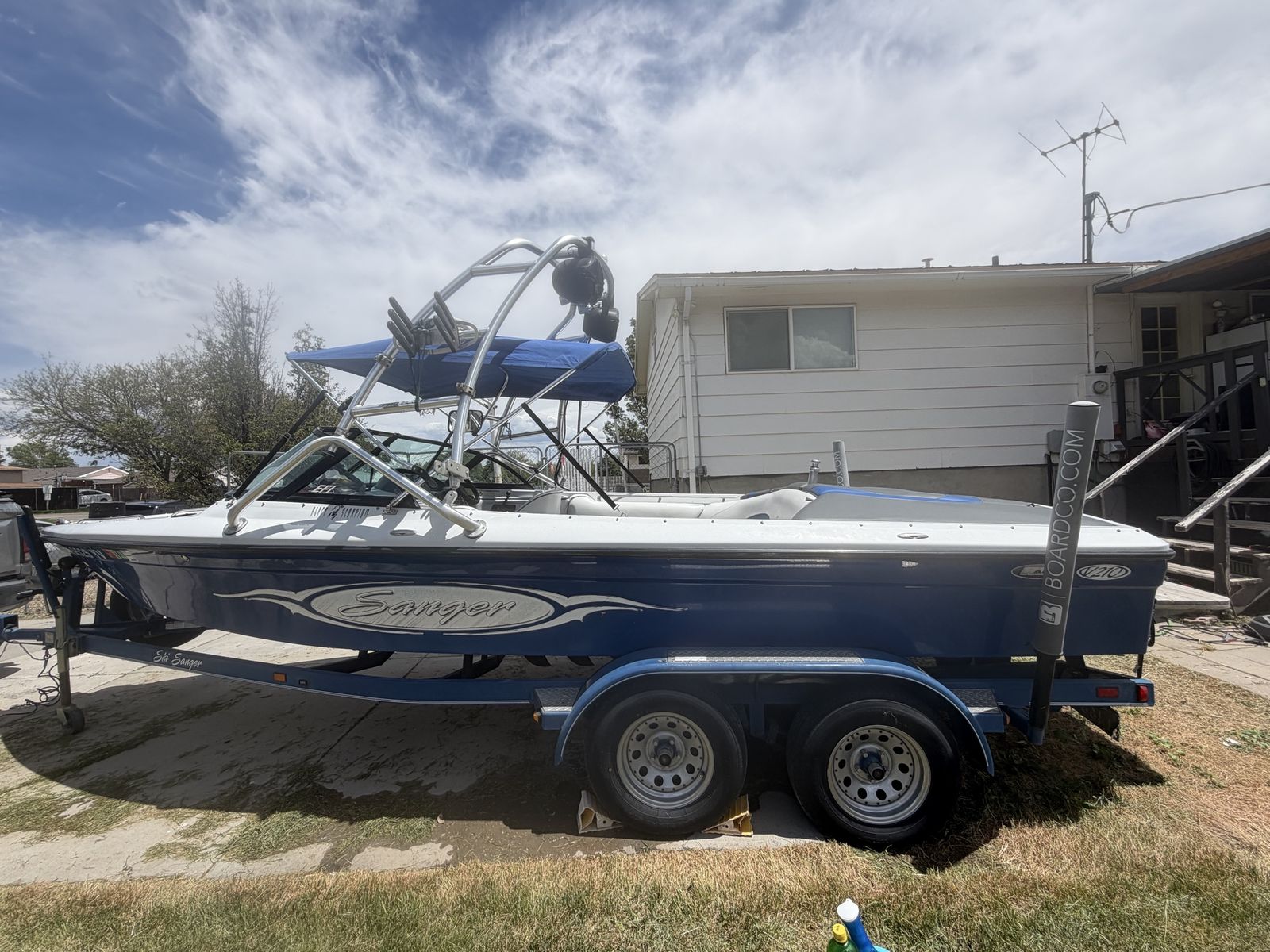 Sanger V210 Competition Towboat - Blue/White, Low Hours - Perfect for Wakeboarding & Waterskiing