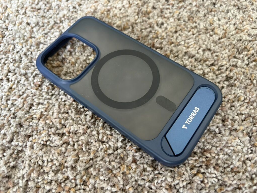 iPhone 15 Pro Case with Kickstand