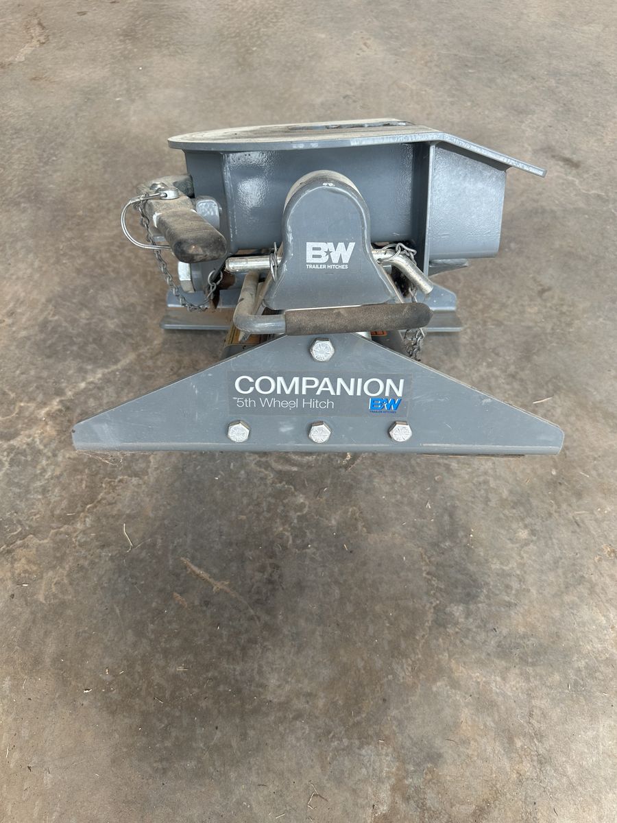 BW companion fifth wheel hitch