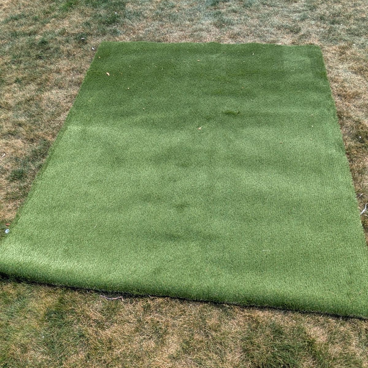 8ft 11in by 7ft 5in Roll of Artificial Turf