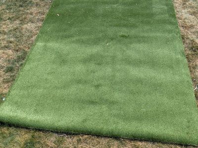 8ft 11in by 7ft 5in Roll of Artificial Turf