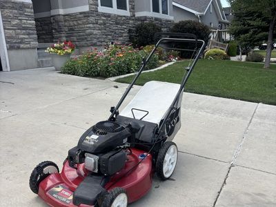 Toro Recycler 22" Self-Propelled Walk-Behind Gas Mower Kohler 6.75ft-lb Torque