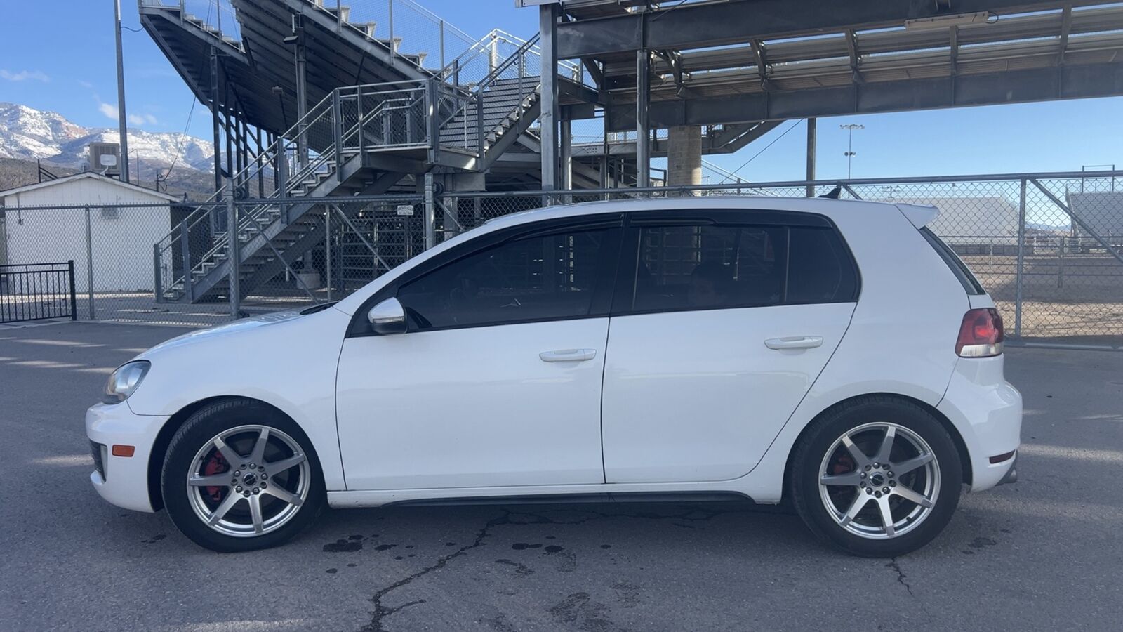 2013 VOLKSWAGEN GTI Base PZEV