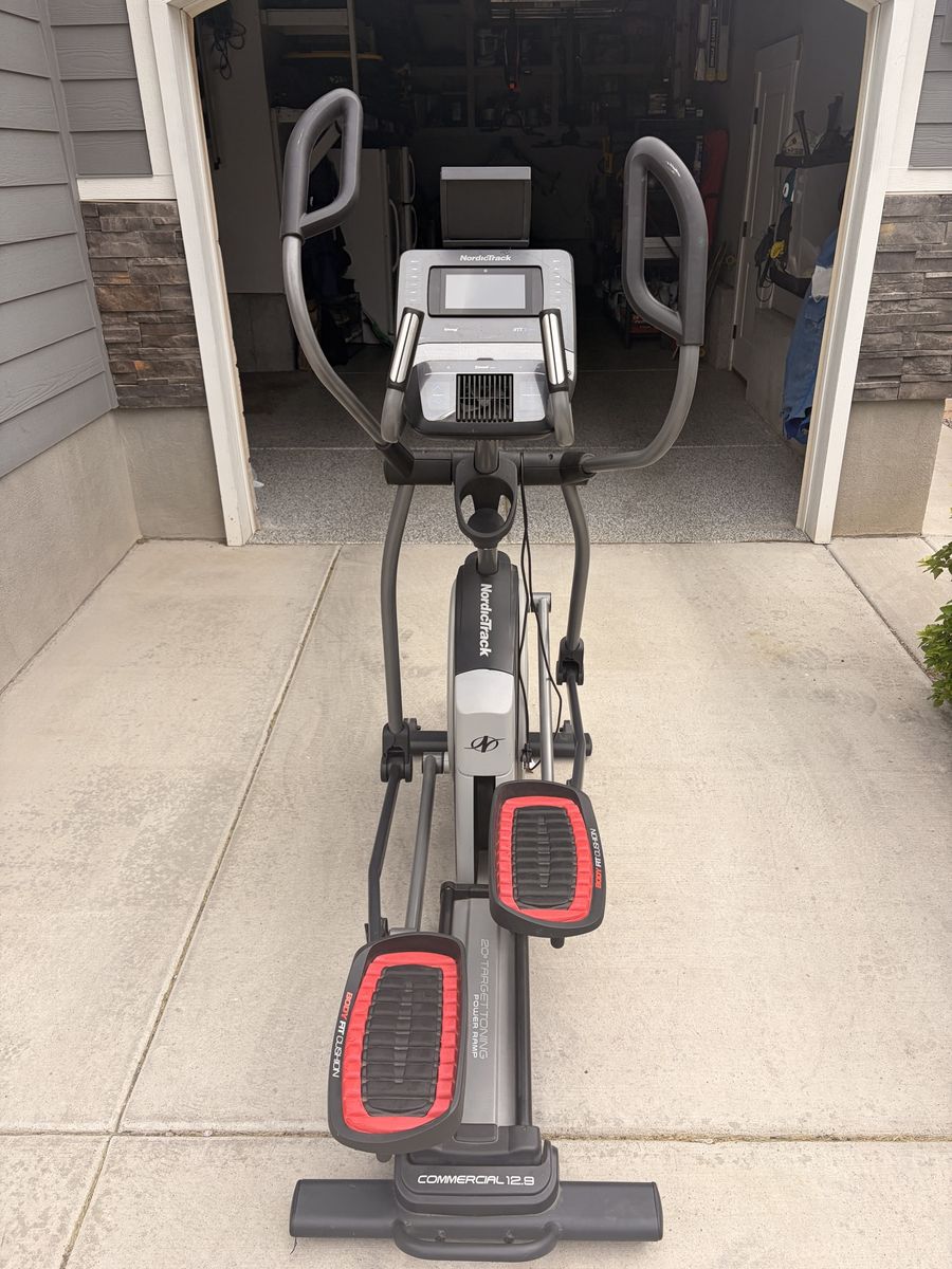 NordicTrack Commercial 12.9 Elliptical Trainer Like Bew