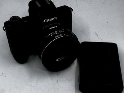 Canon M50 24mp Mirrorless With 24mm Prime