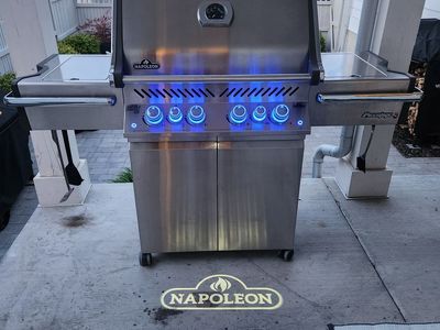 Napoleon Prestige Pro 500 Gas Grill with Cover
