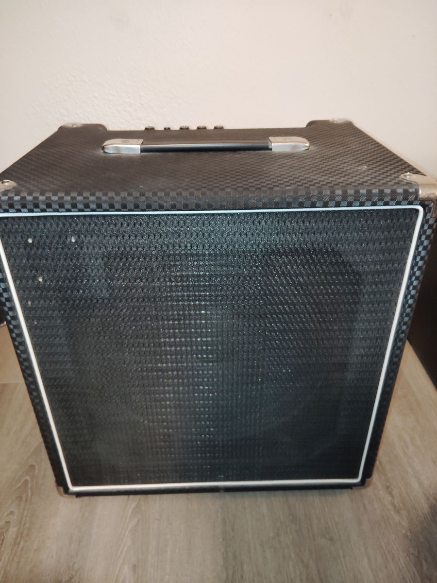 Ampeg BA-112 bass amp