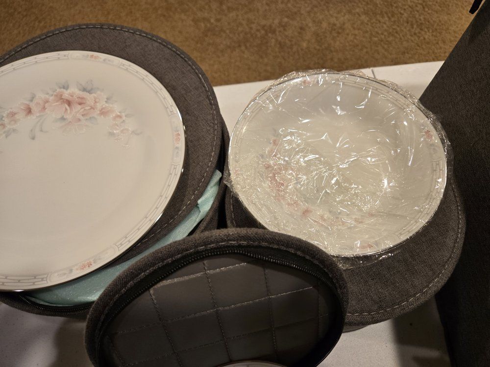 Noritake Vintage Floral Fine China Dinnerware Set with Crystal Stemware and Storage Cases