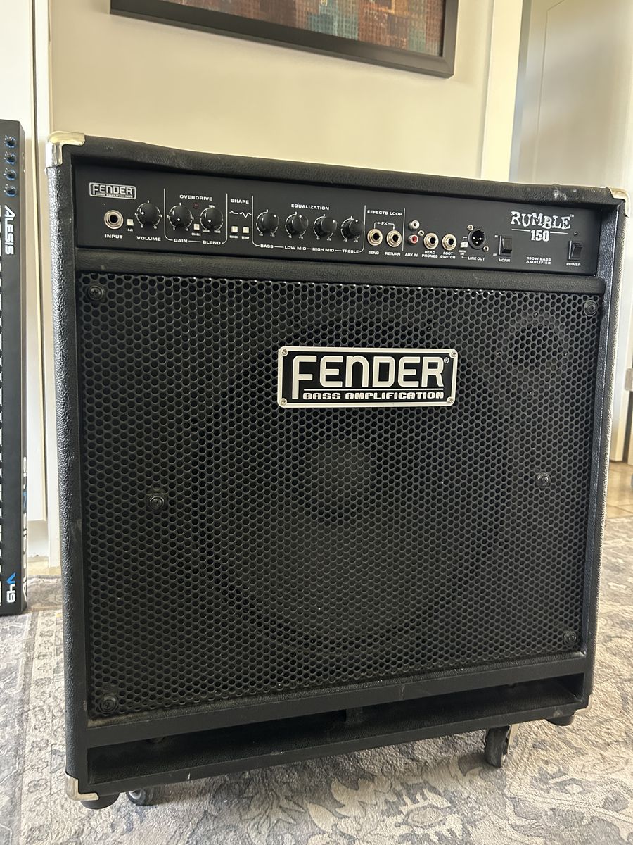 Bass Amplifier - Fender Rumble 150