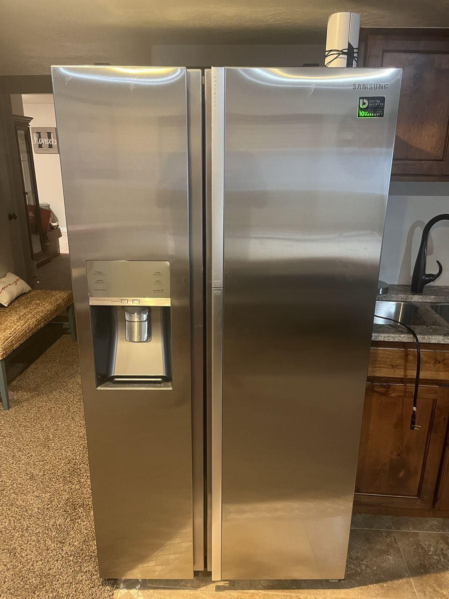 Side-by-side refrigerator freezer Samsung