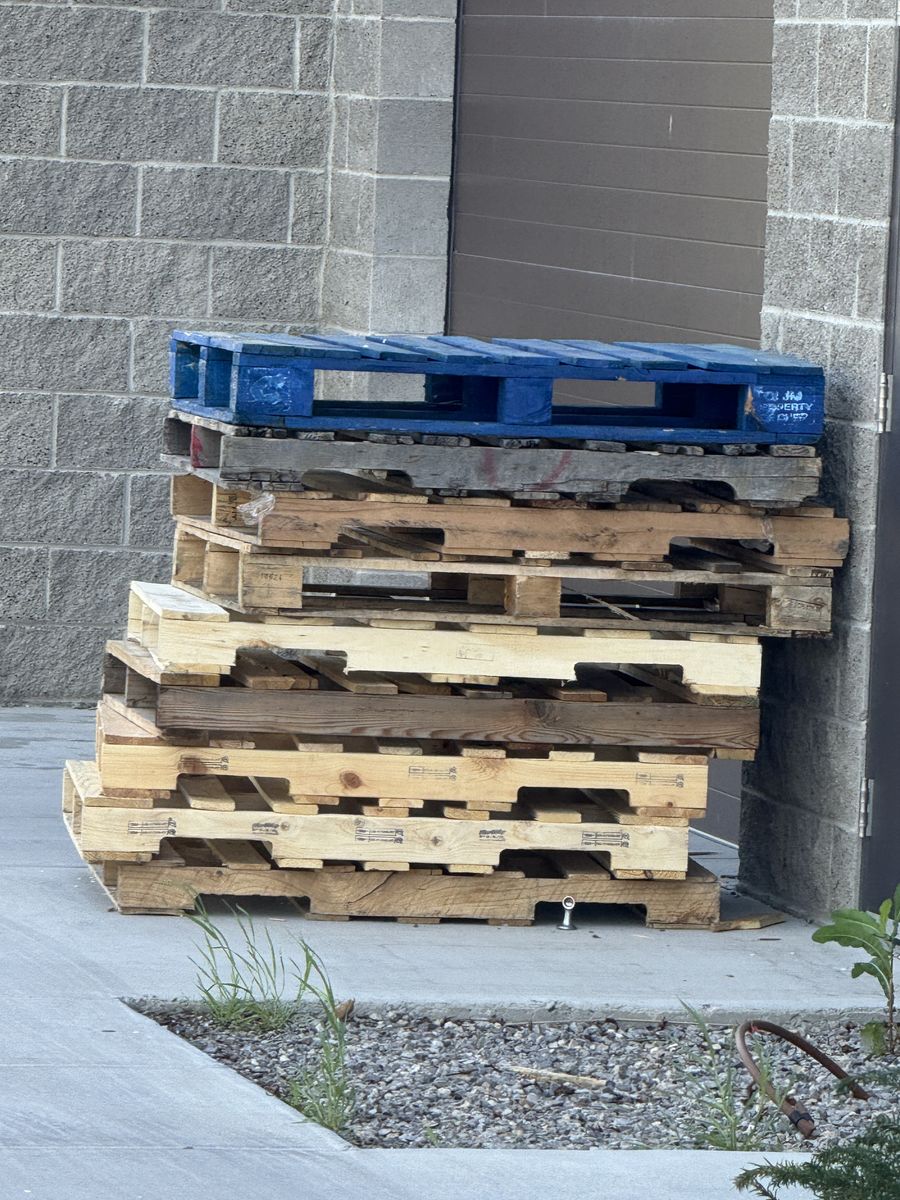 Free pallets