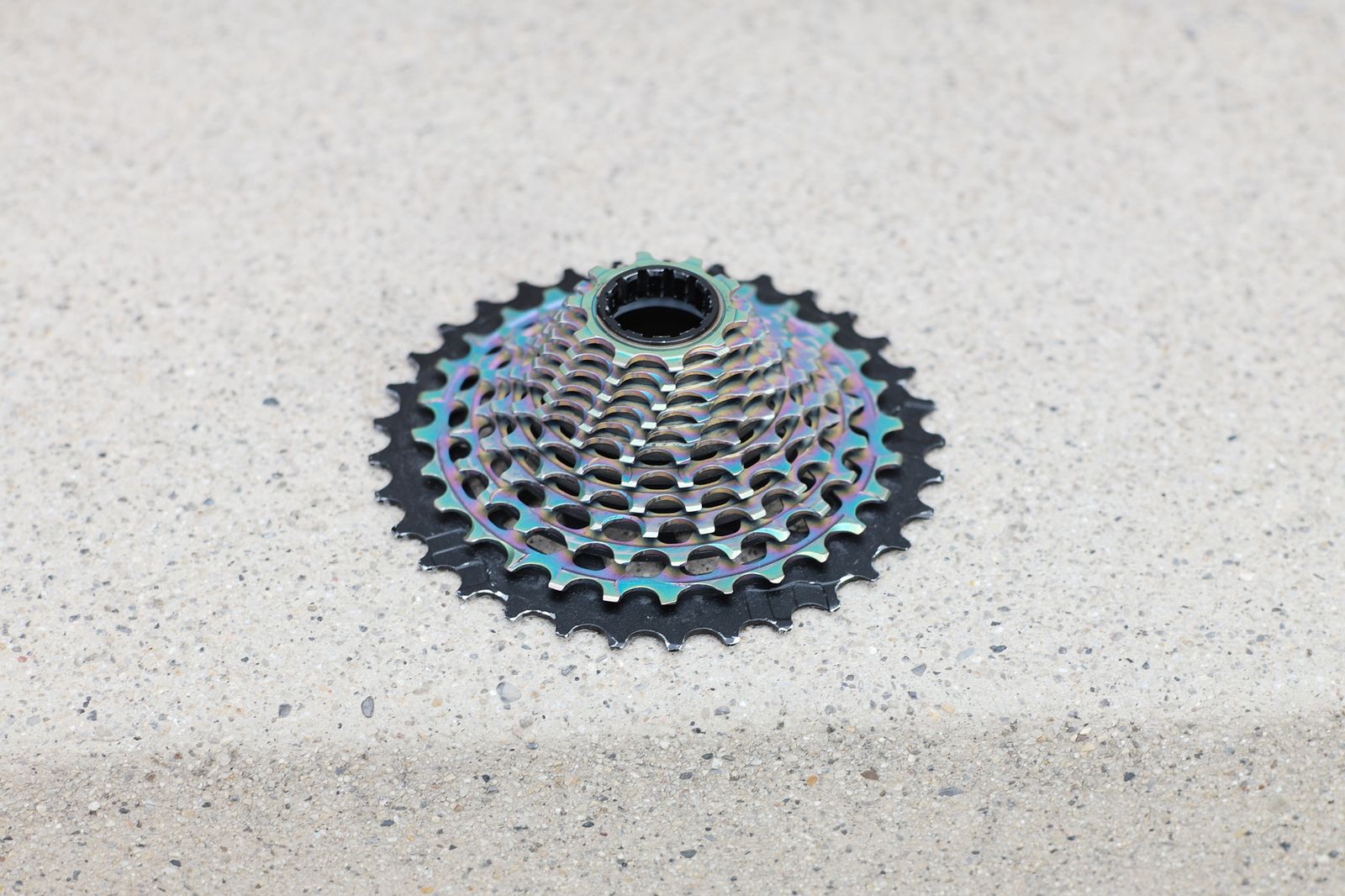 SRAM RED XG-1290 Cassette - 12-Speed, 10-33t, Rainbow