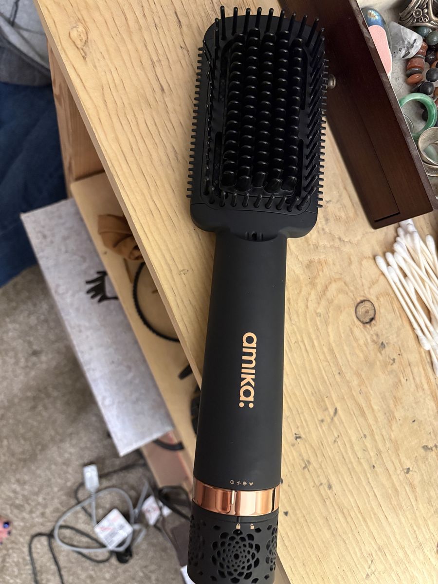 Amika Blowout Thermal Hair Brush Styling Tool Black