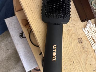 Amika Blowout Thermal Hair Brush Styling Tool Black