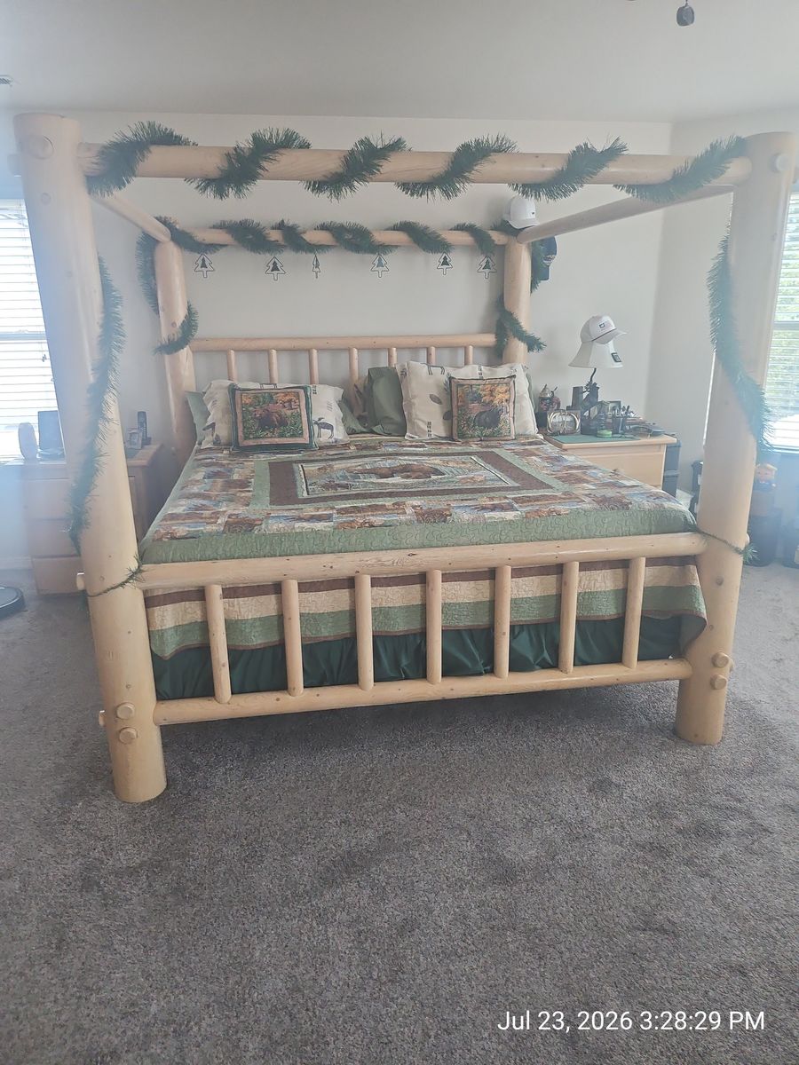Solid Wooden Log Master Bedroom set – Log cabin designs.