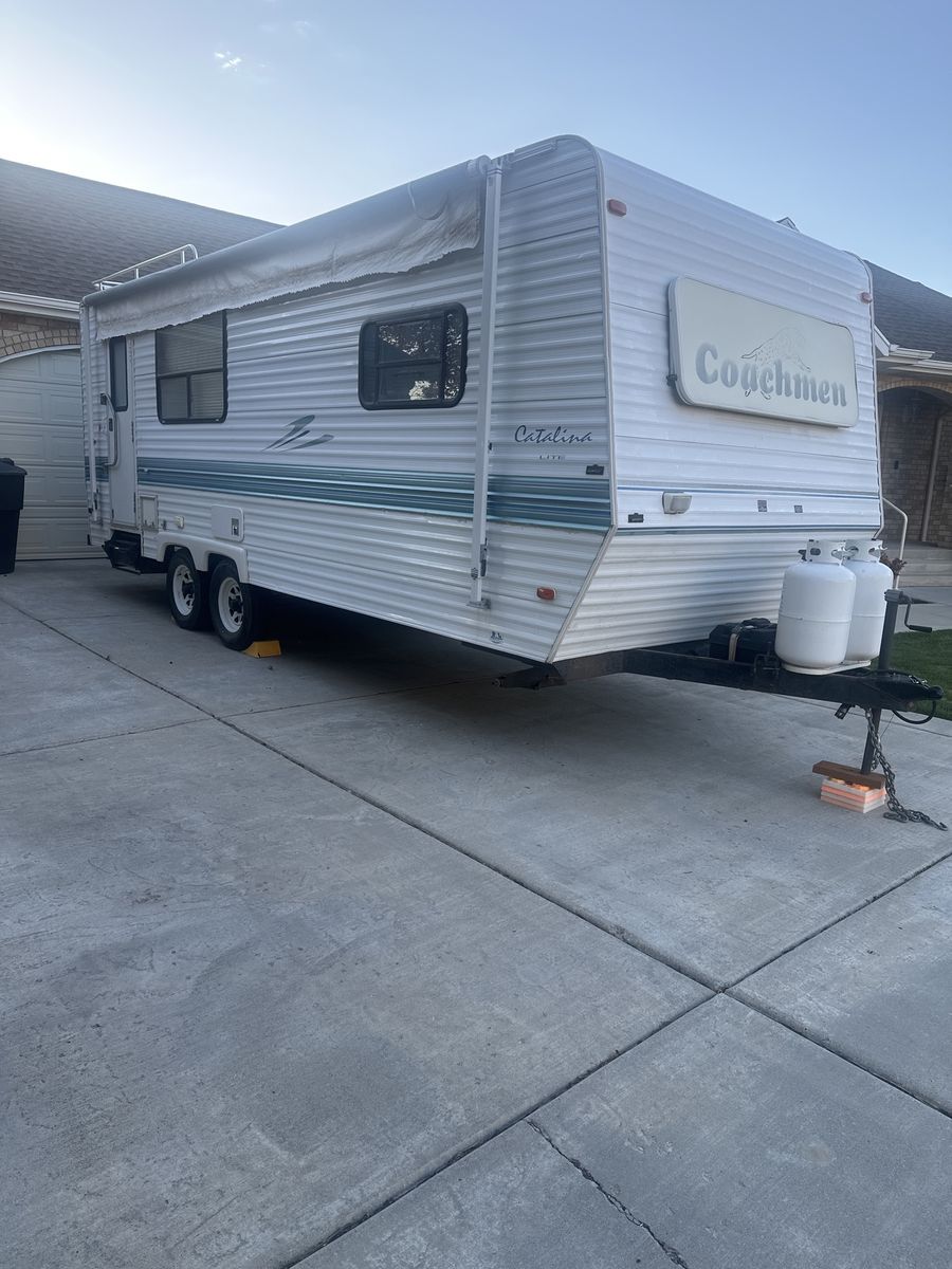 1999 Coachman Catalina Trailer
