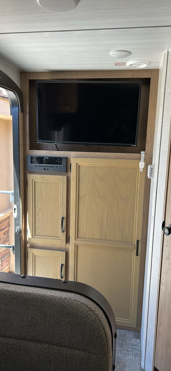 Travel Trailer RV Interior Features