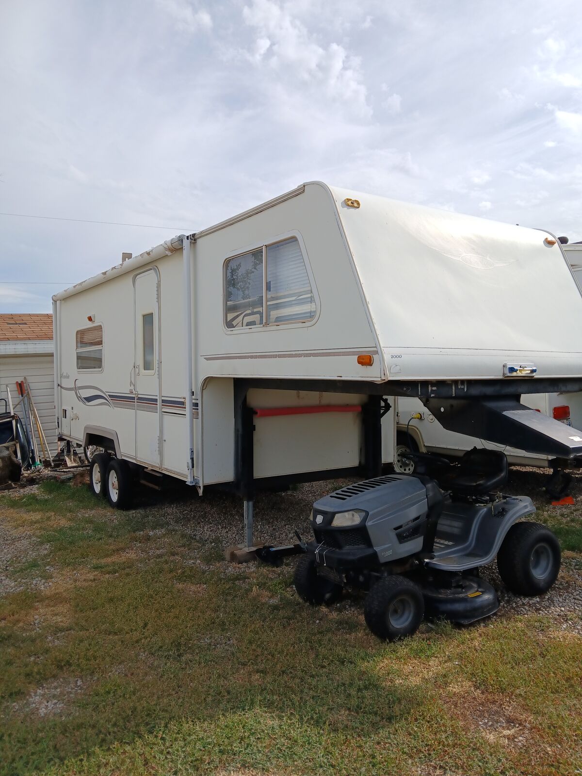 2000 Aerolite 523 RB 24' 5th-Wheel