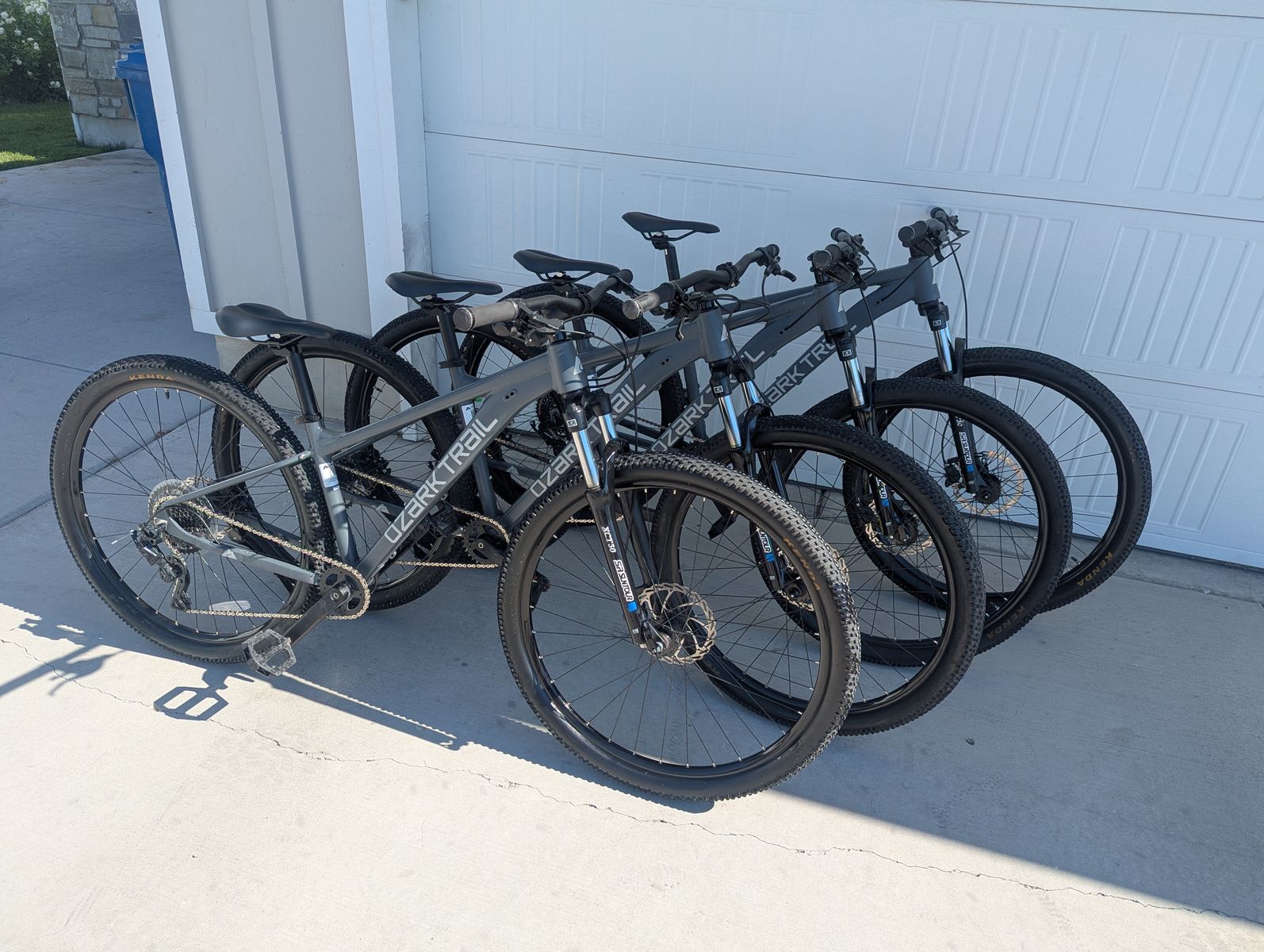 4x Ozark Trail Ridge 2.0 Mountain Bikes 29"