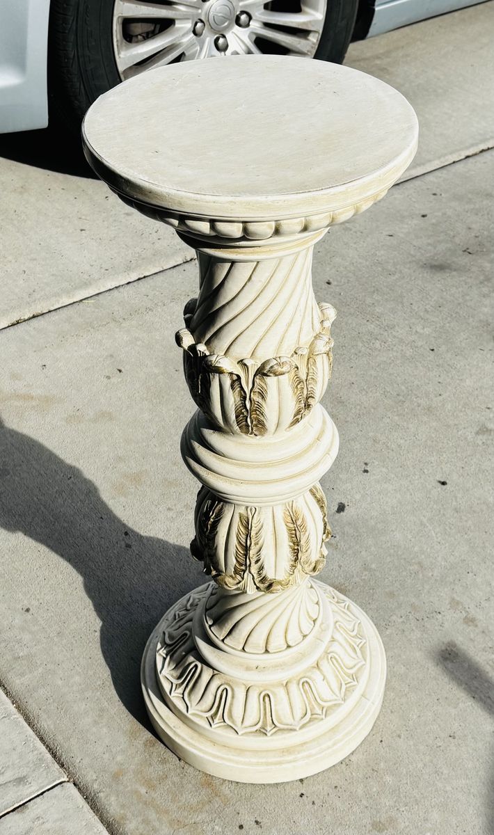 Roman inspired pedal stool 29 inch in height