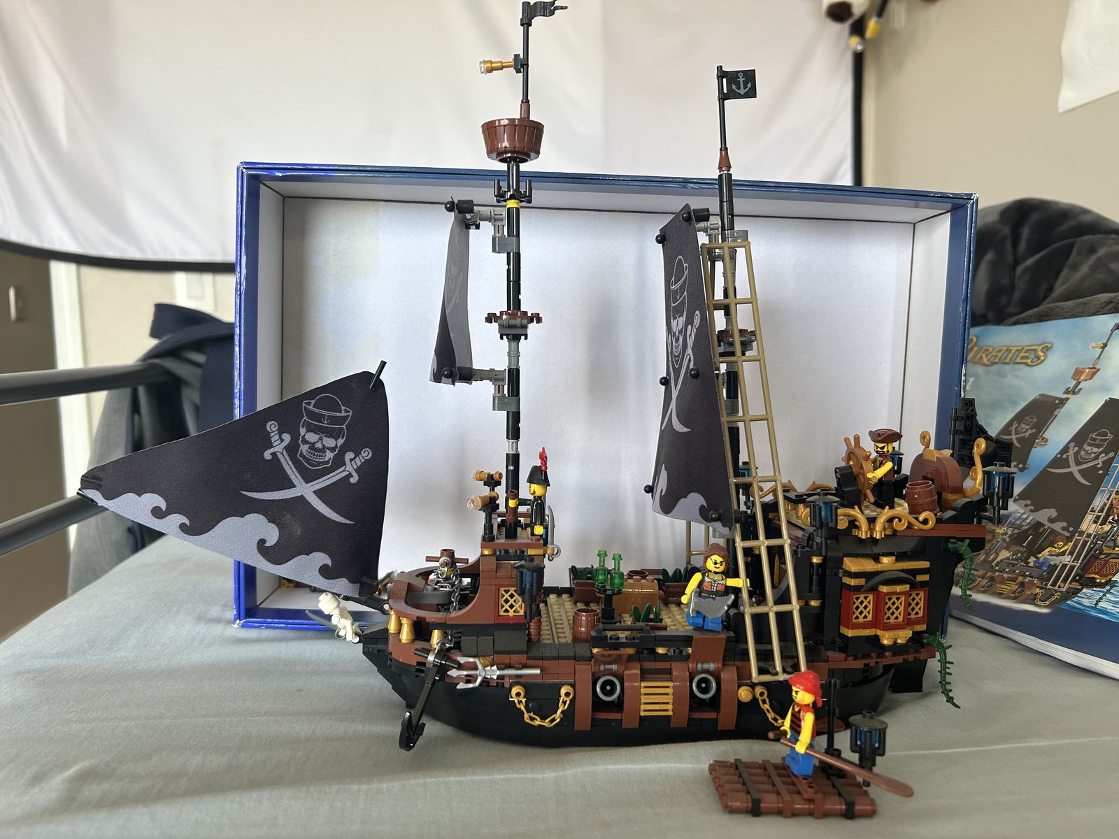 Main image 3