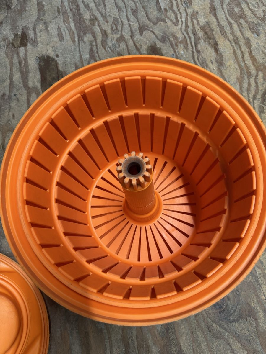 Dynamic Commercial Salad Spinner – Hand Crank