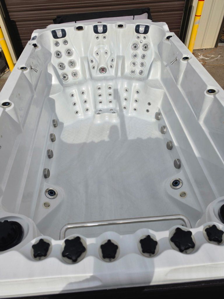 Main image 7