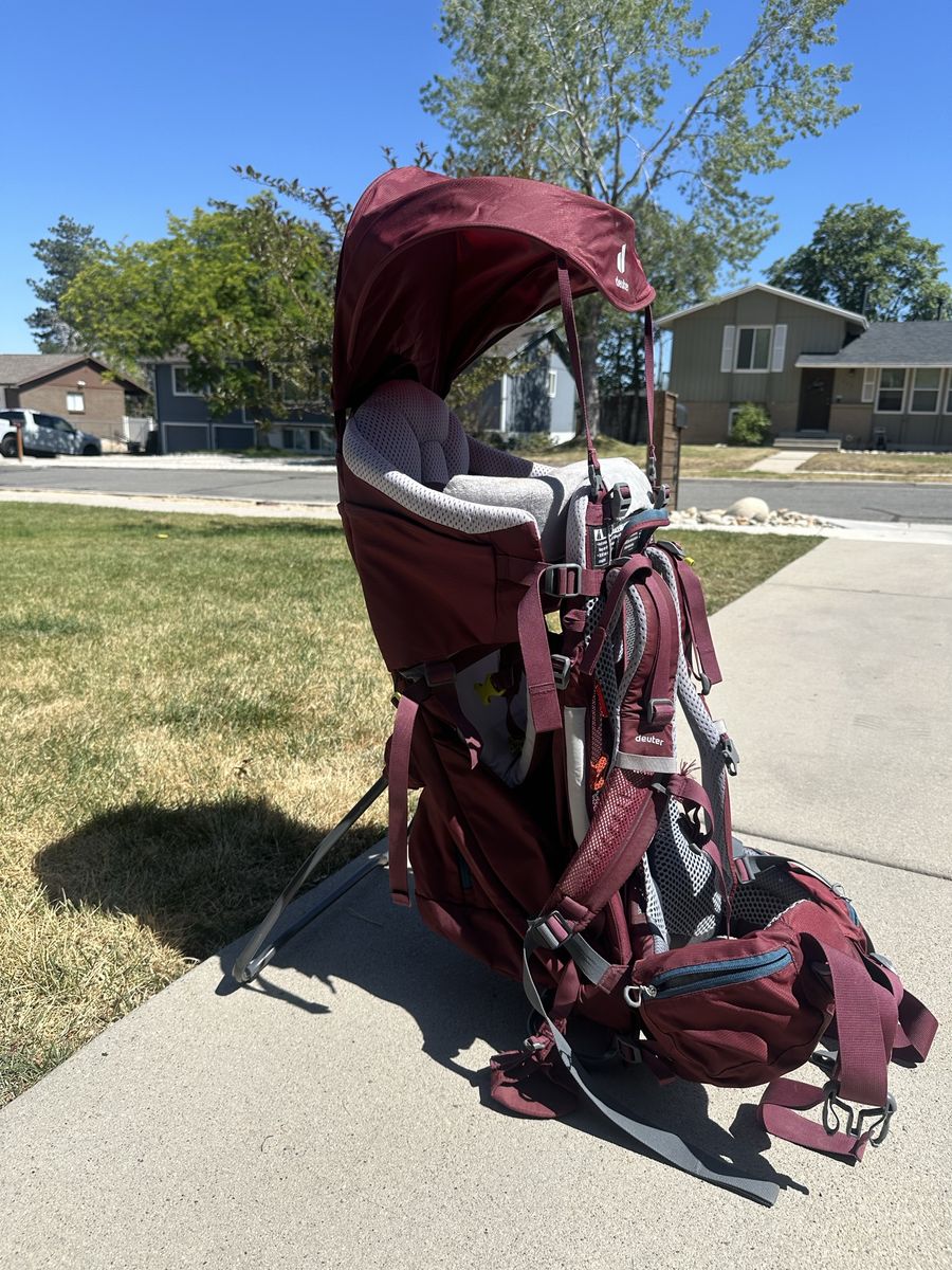 Deuter Kid Comfort Child Carrier Backpack with Sunshade - Maroon, Excellent Condition