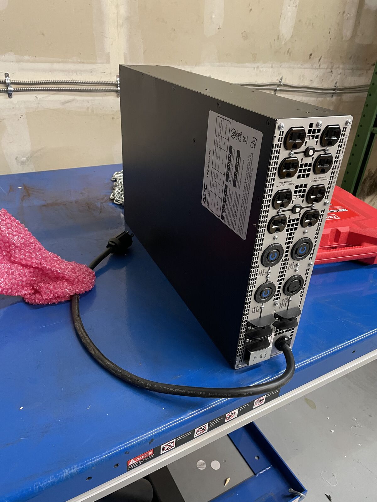 APC SRT5KTF 5kVA Isolation Transformer UPS