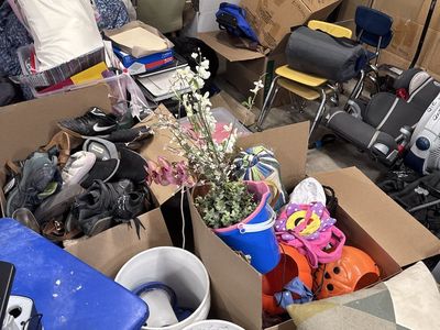 YARD SALE / MOVING SALE - Multi family