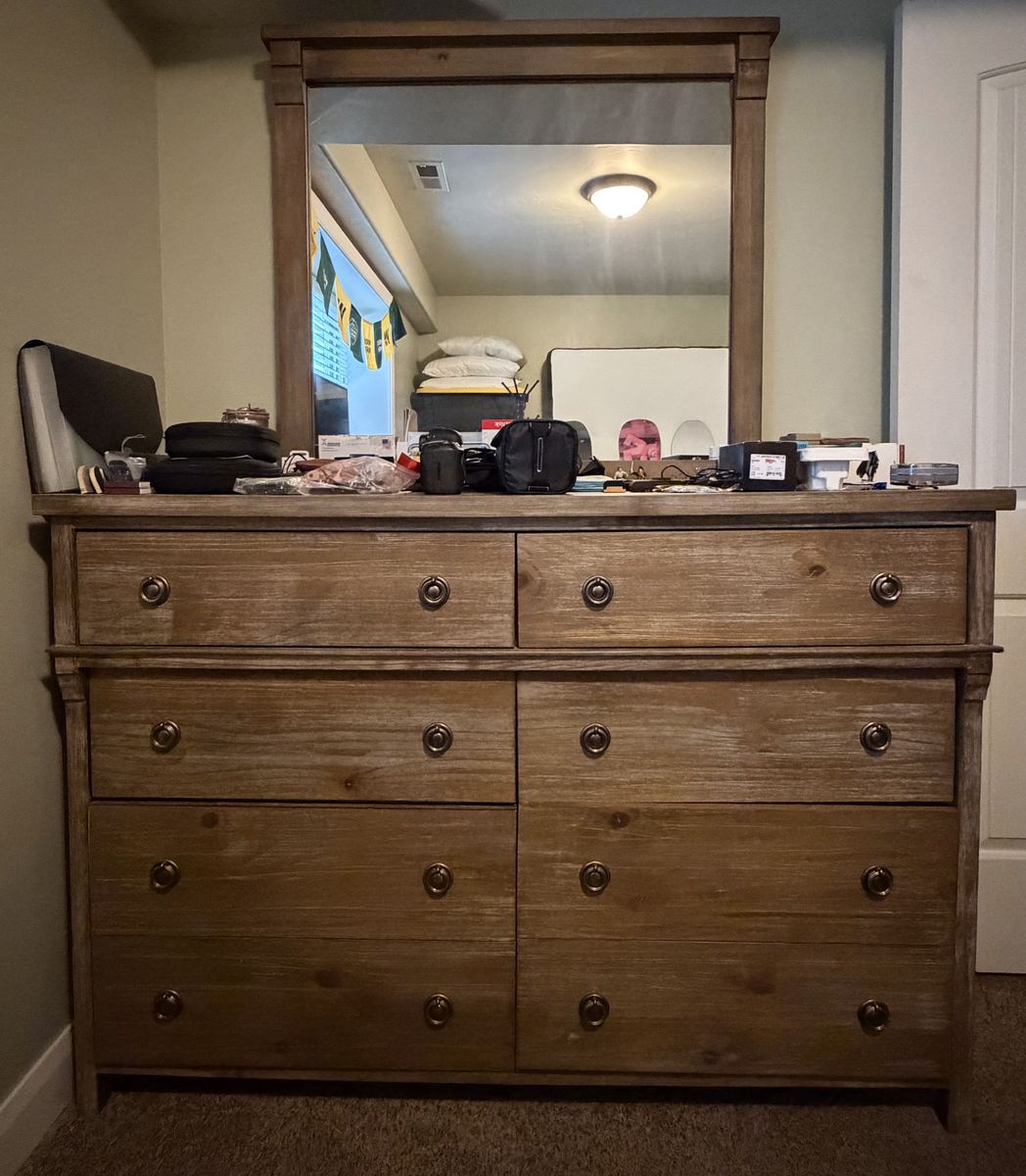 Solid Wood Dresser, 6 Drawers w/ Mirror