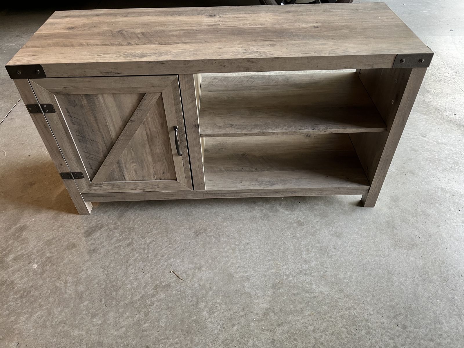 Rustic Farmhouse TV Stand Media Console with Barn Door and Metal Corner Accents