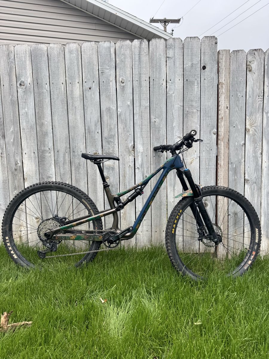 Rocky Mountain Instinct C30 Mountain Bike