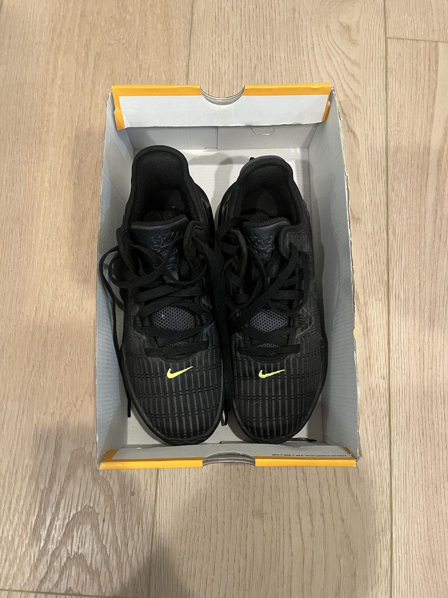 Nike LeBron Witness VI