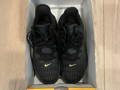 Nike LeBron Witness VI