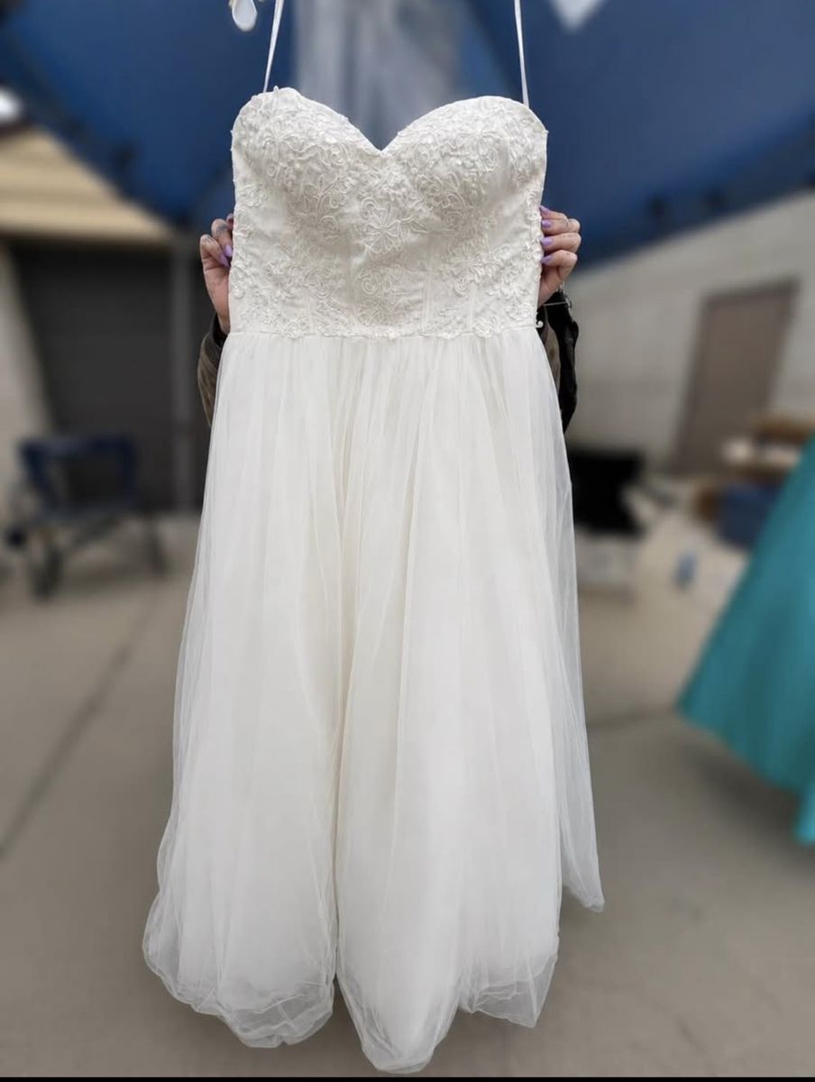 DAVID’S Bridal Weddingy Dress – Size 12