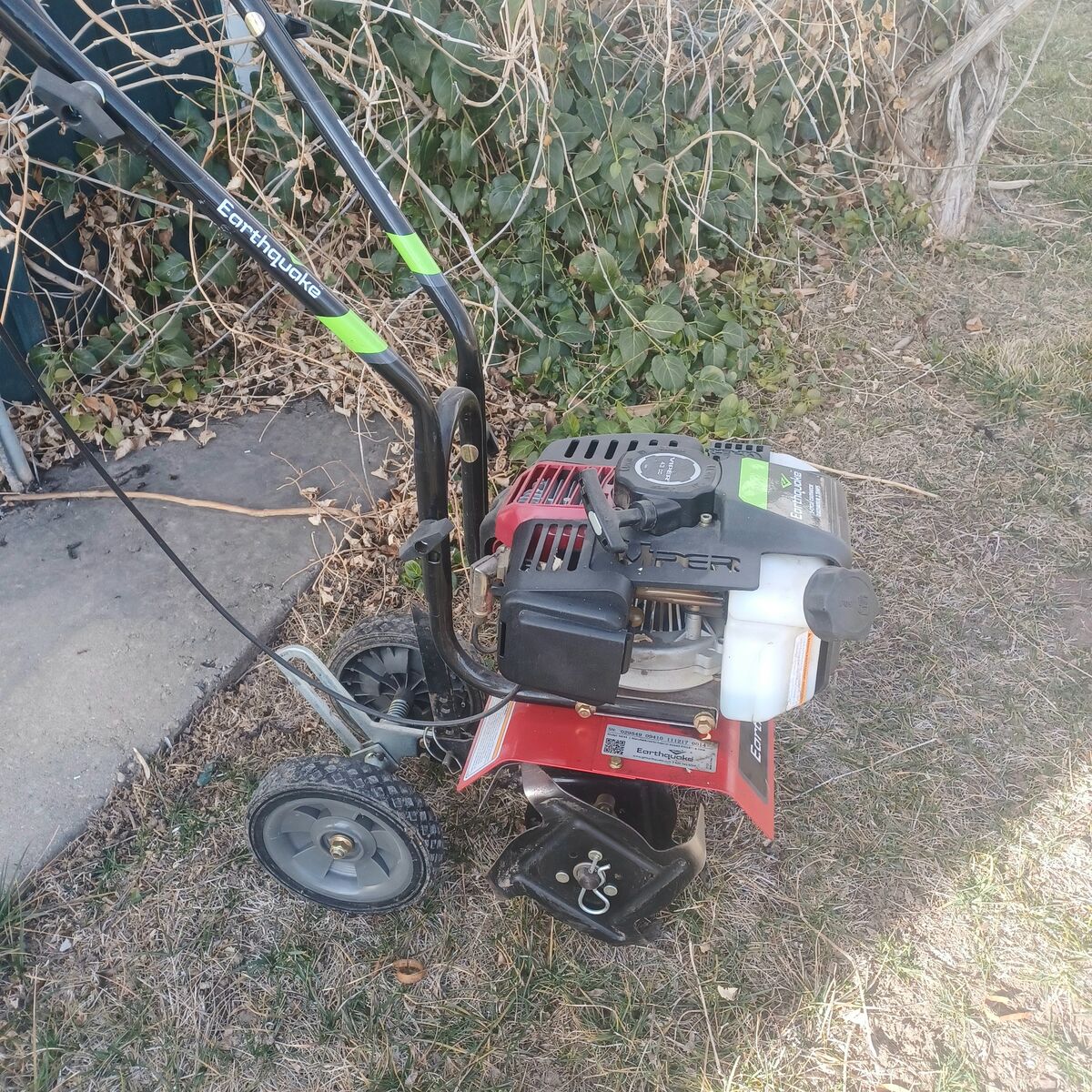 Tiller - 2 stroke. Needs carburetor work