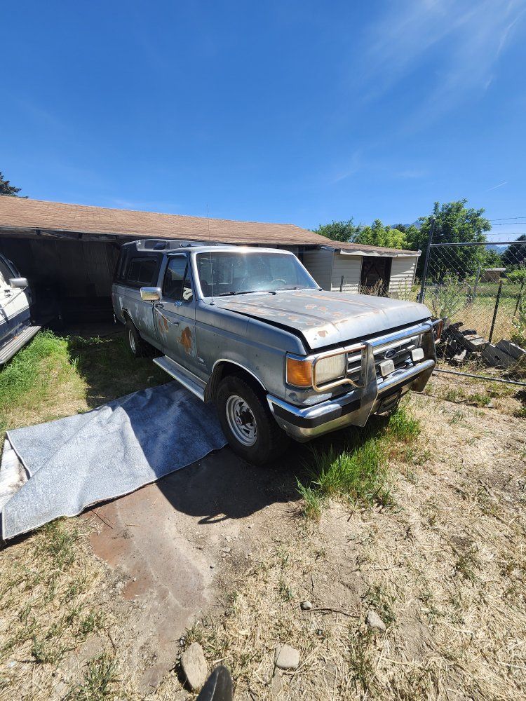 Parting 1987 Ford F150 4x4 with 4-Speed