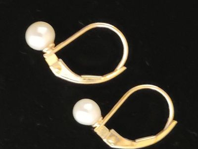 Vintage 14k gold freshwater pearl earrings