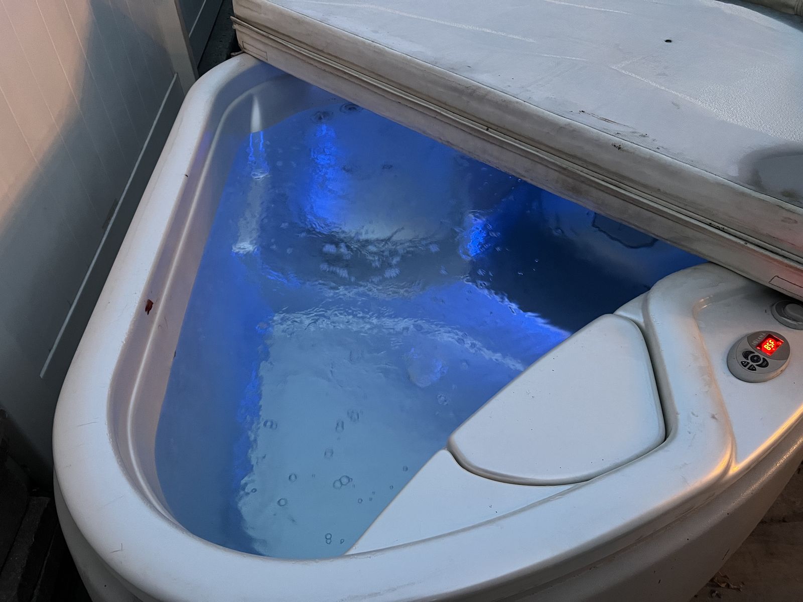 Solana 2 Seat 110 Volt Spa Will Deliver