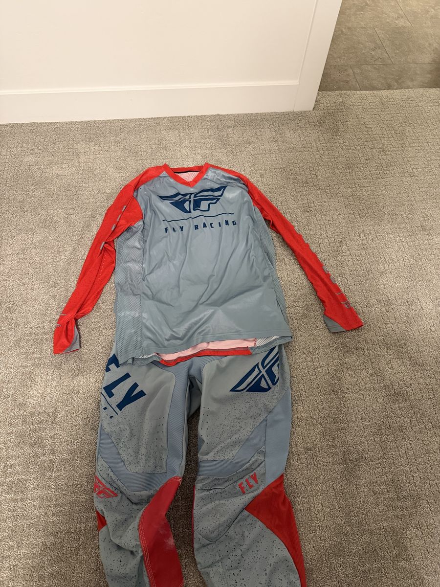 Fly gear