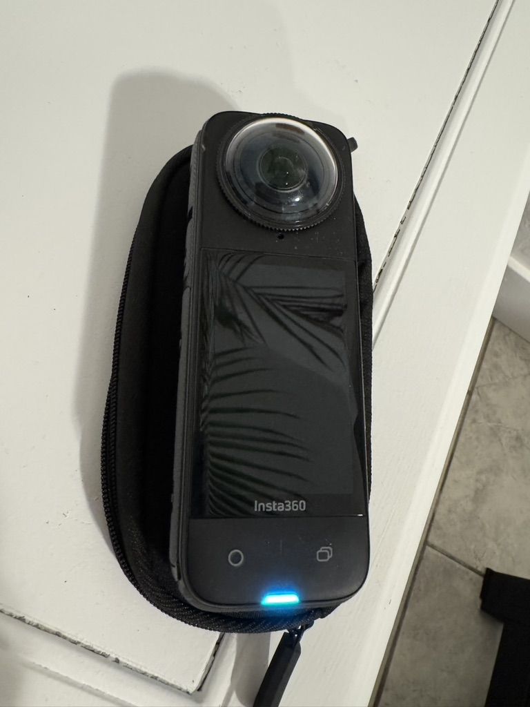 Main image 6
