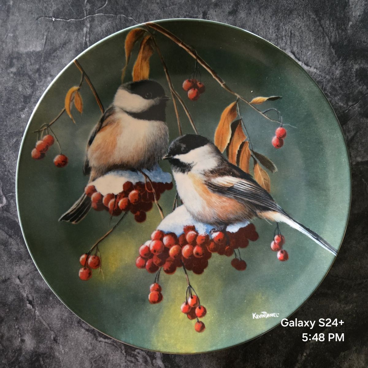 1986 Knowles Kevin Daniel Encyclopedia Britannica "The Chickadee" Collector Plate 501B