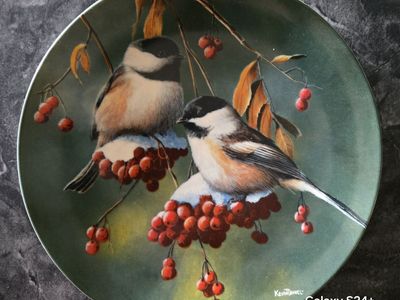 1986 Knowles Kevin Daniel Encyclopedia Britannica "The Chickadee" Collector Plate 501B